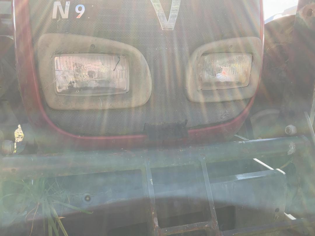 Photo '29' of valtra tractor N92 Tractor