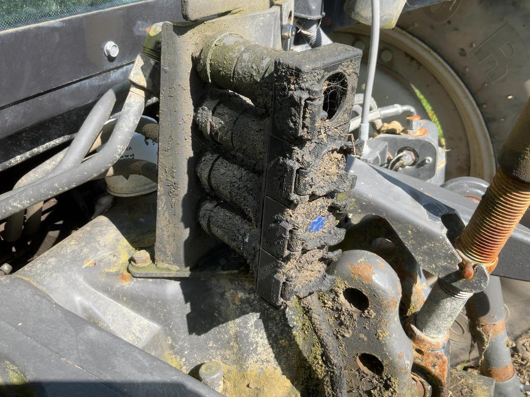 Photo '31' of valtra tractor N92 Tractor