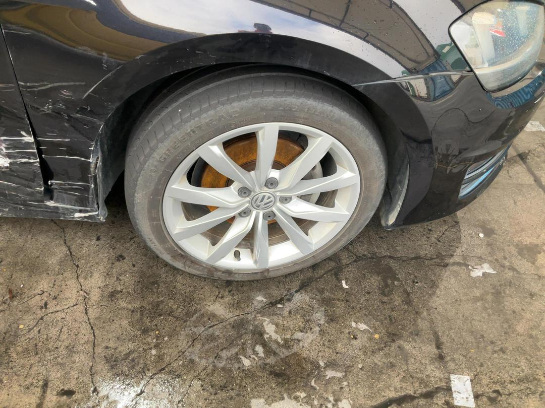 Photo '2' of Volkswagen Golf