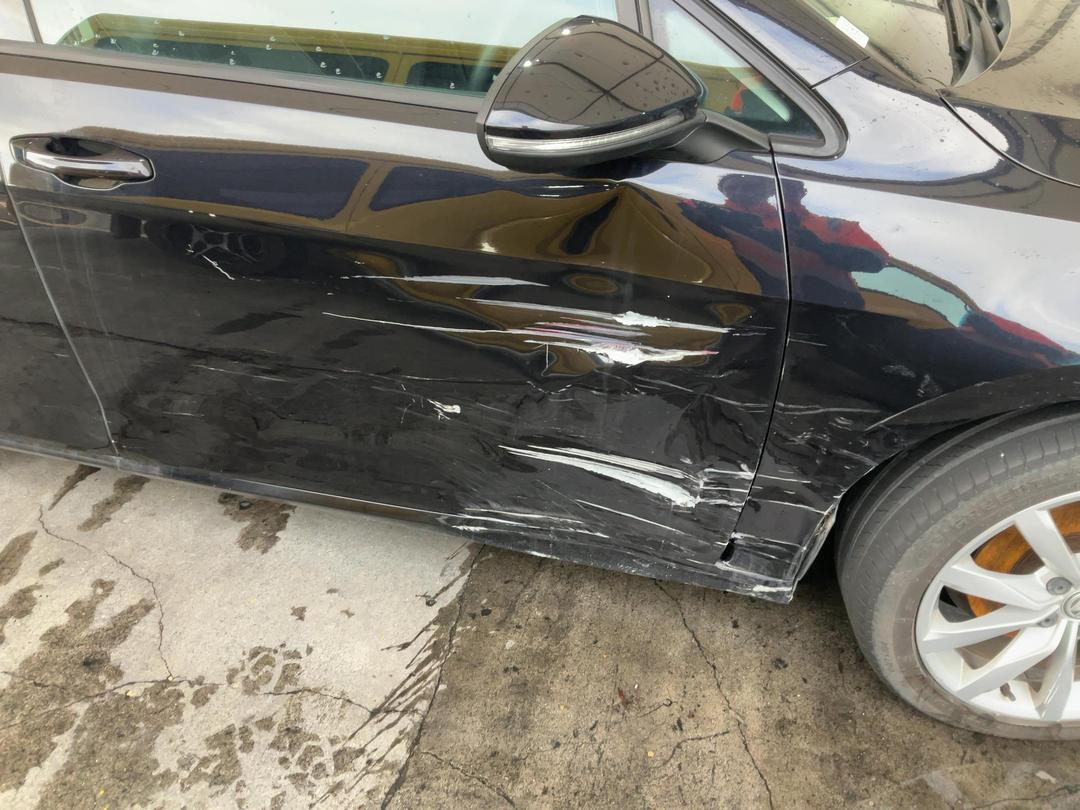 Photo '3' of Volkswagen Golf