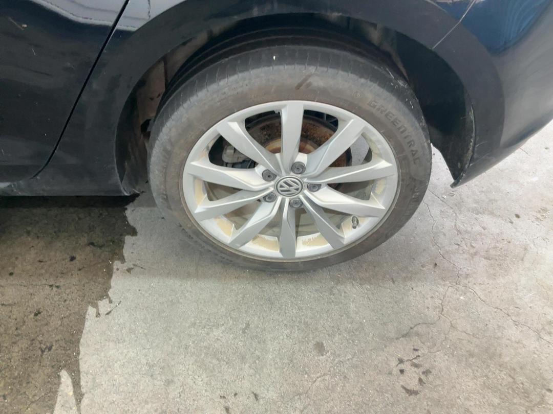 Photo '10' of Volkswagen Golf