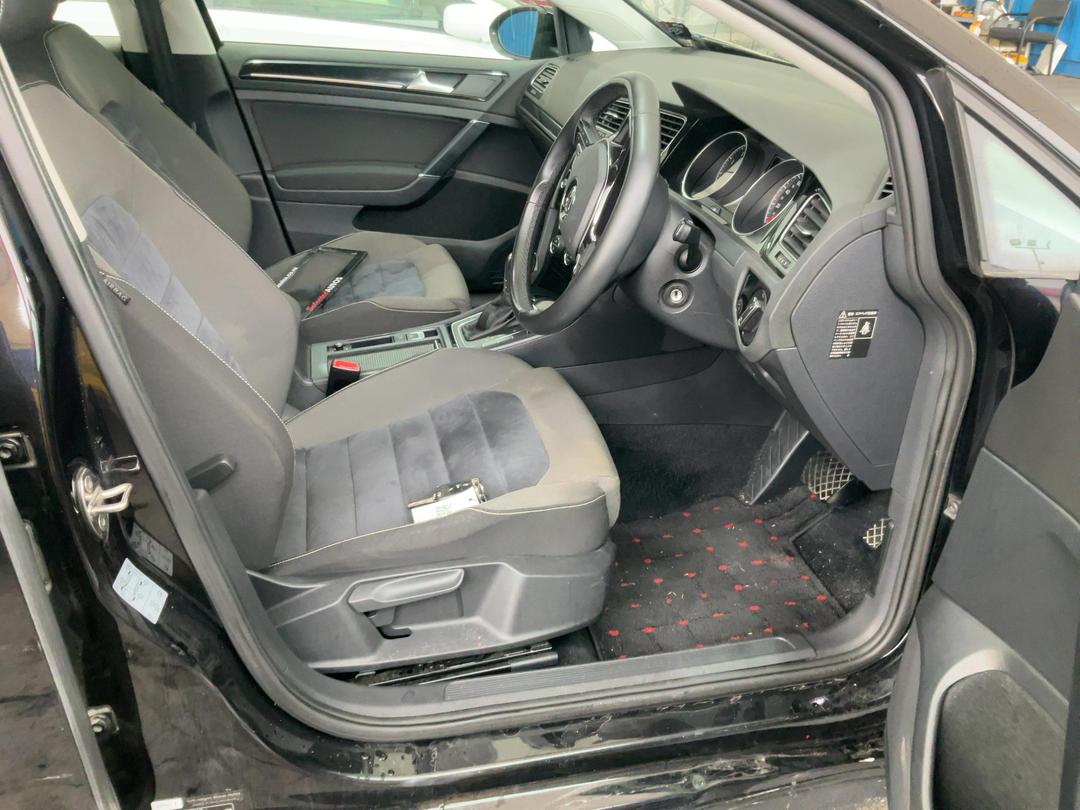 Photo '19' of Volkswagen Golf