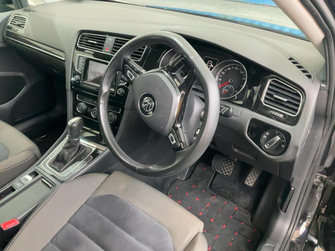 Photo '20' of Volkswagen Golf