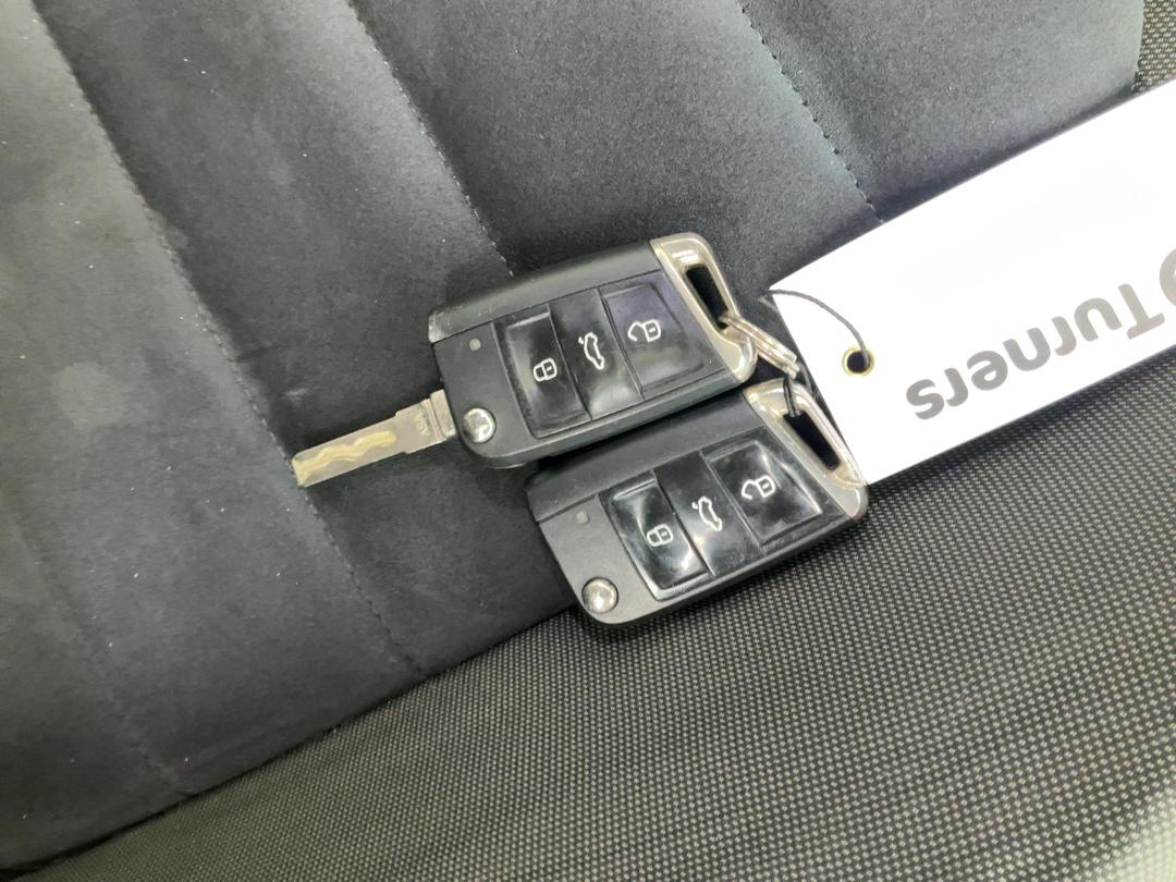 Photo '21' of Volkswagen Golf