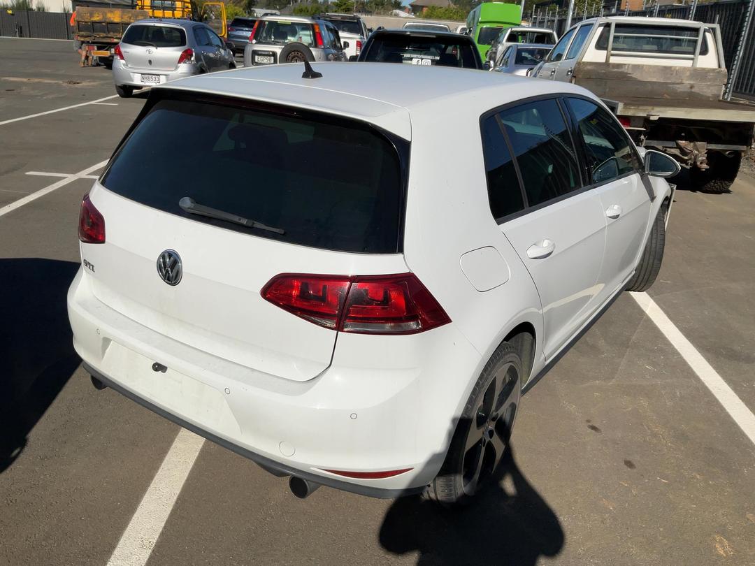 Photo '3' of Volkswagen Golf GTI 162KW