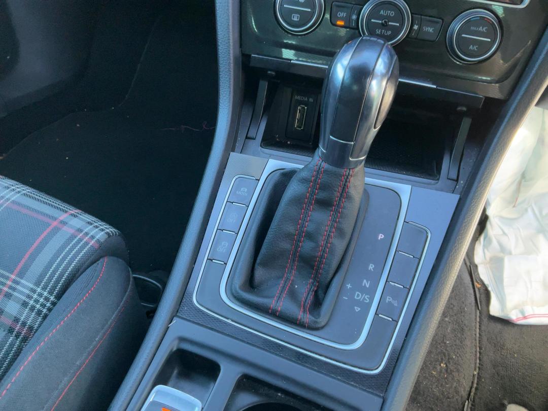 Photo '14' of Volkswagen Golf GTI 162KW