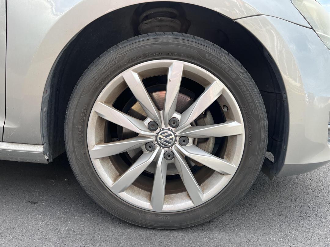 Photo '7' of Volkswagen Golf