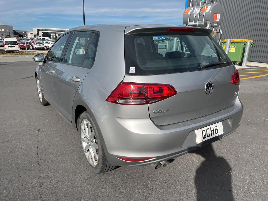 Photo '4' of Volkswagen Golf