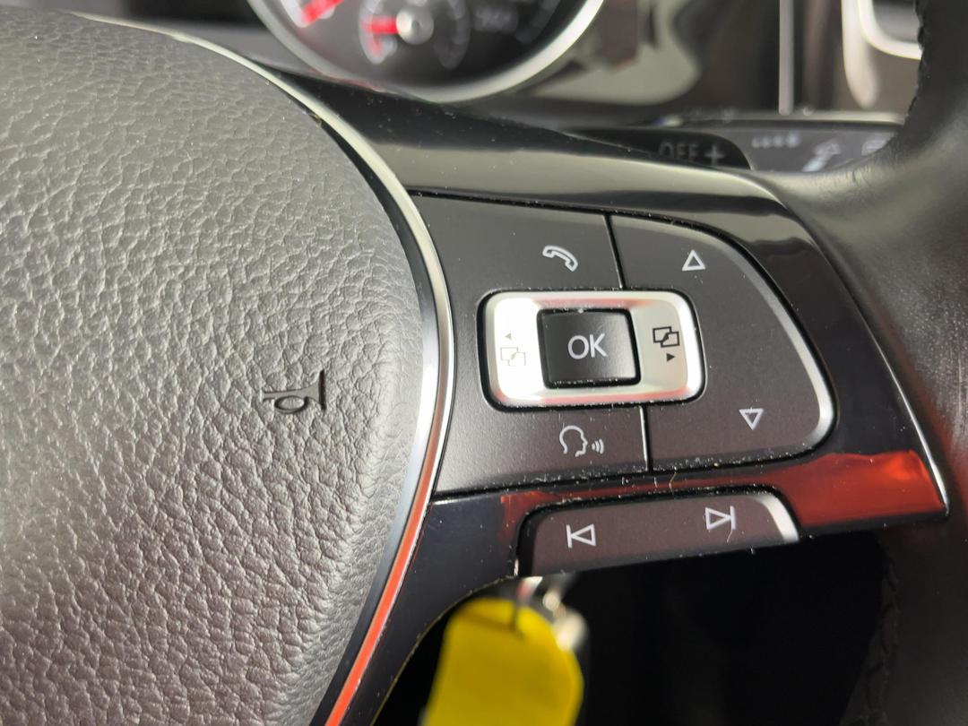 Photo '23' of Volkswagen Golf