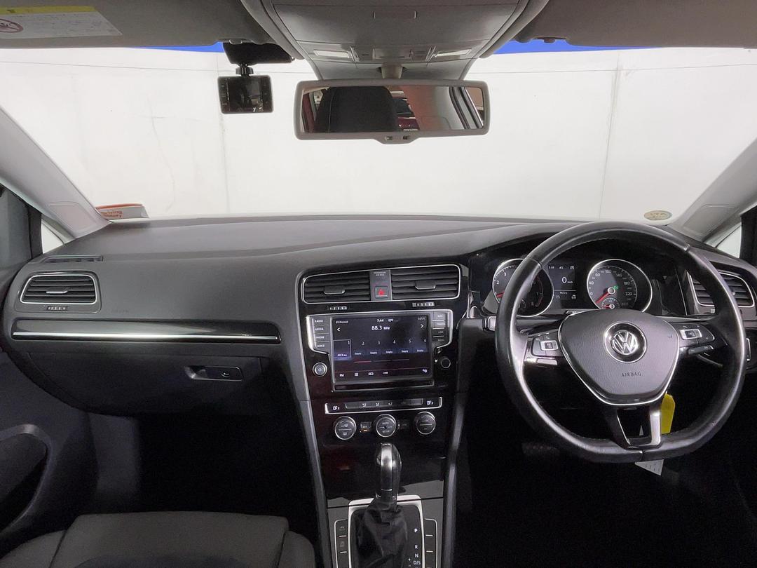 Photo '17' of Volkswagen Golf