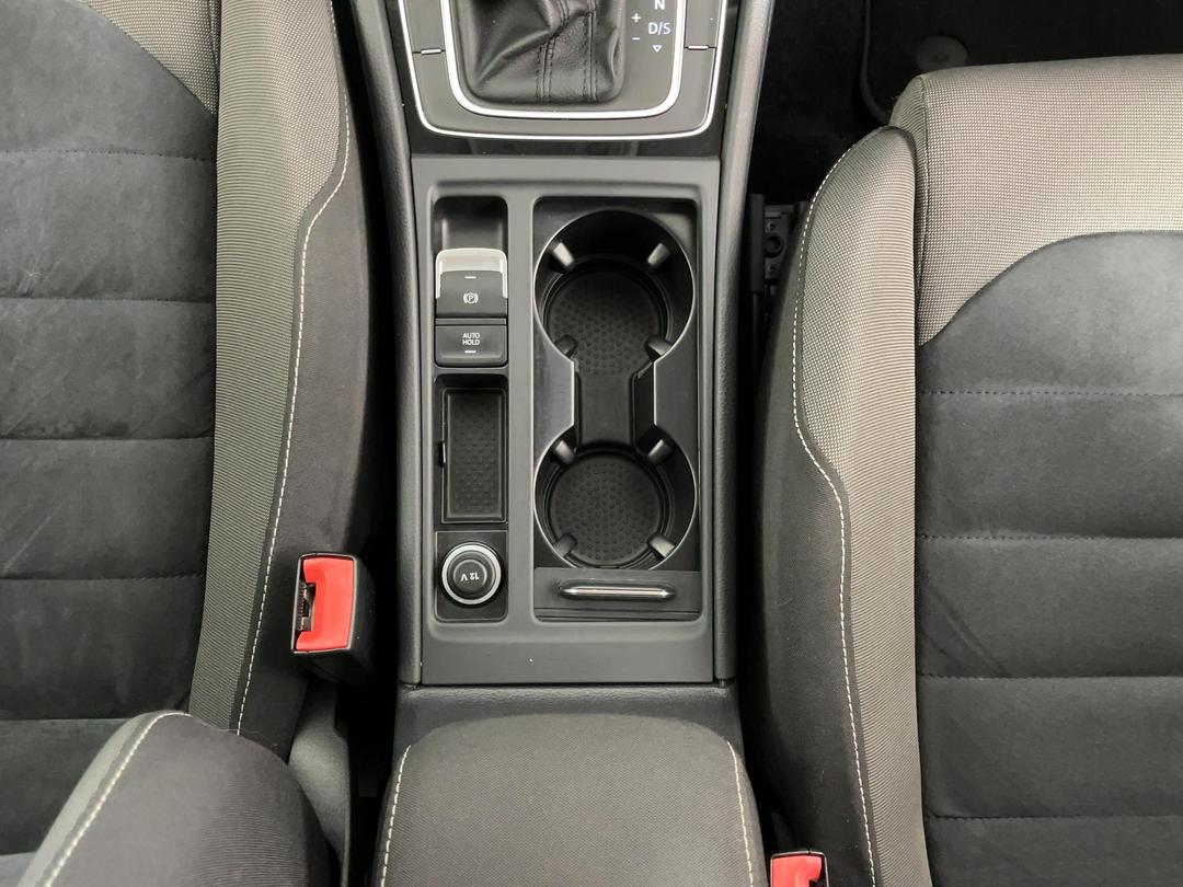 Photo '27' of Volkswagen Golf