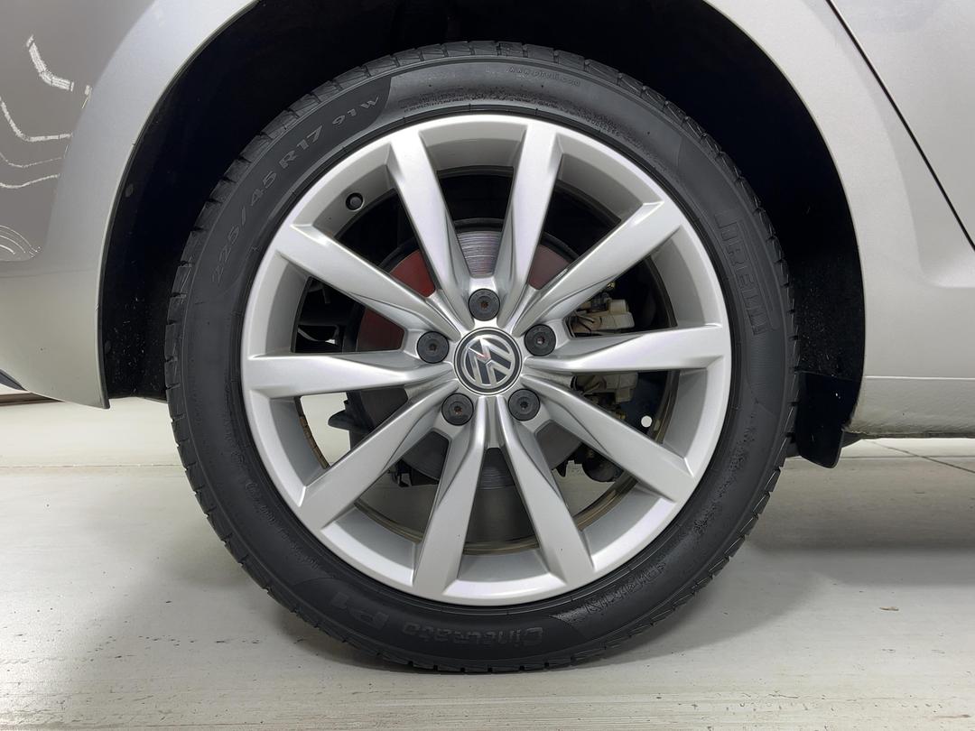 Photo '12' of Volkswagen Golf