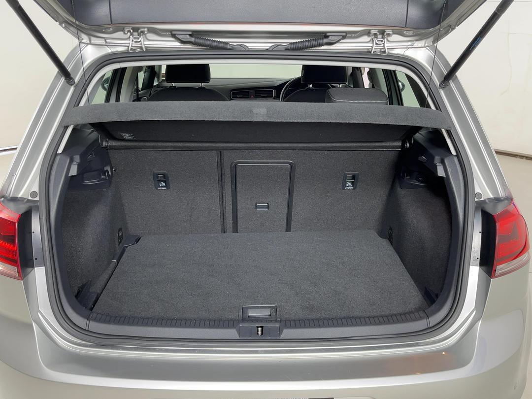 Photo '14' of Volkswagen Golf
