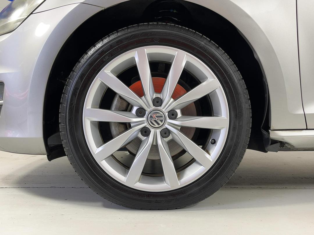 Photo '10' of Volkswagen Golf