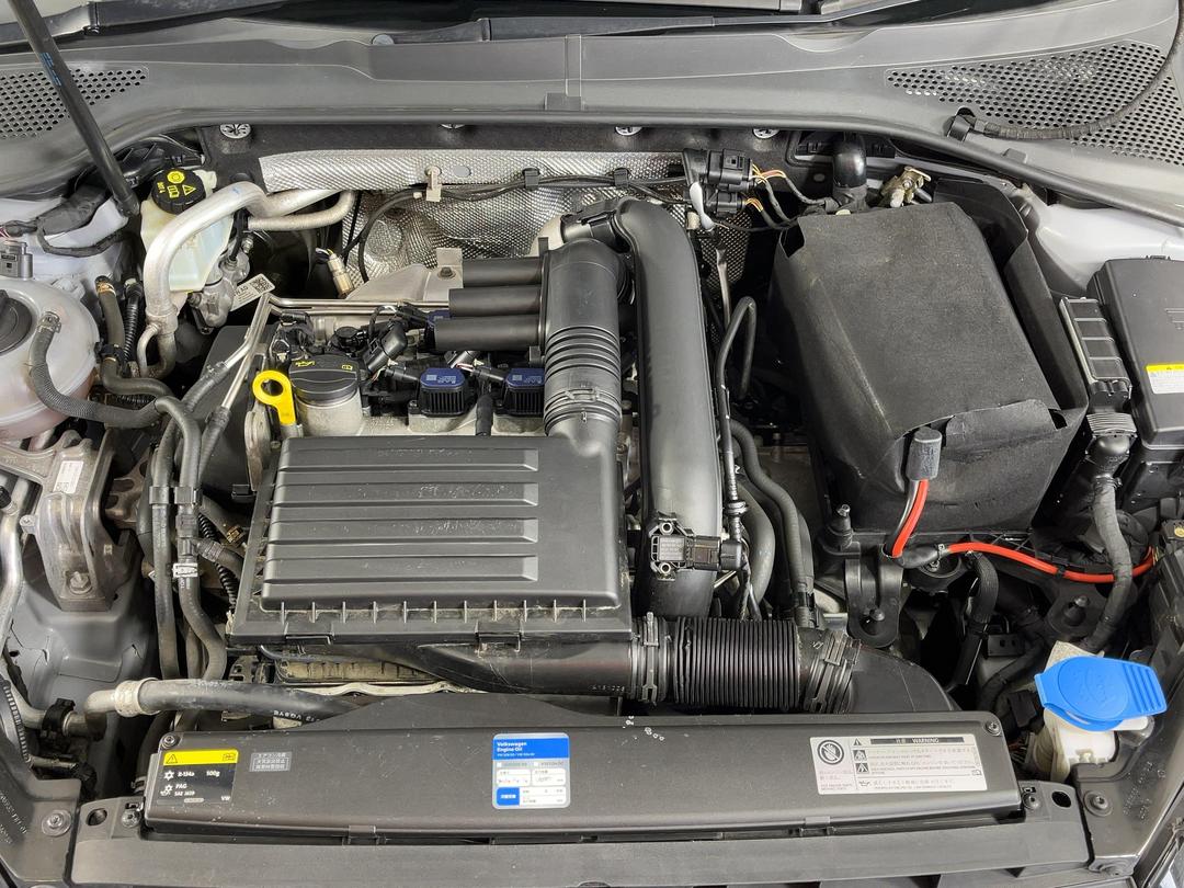 Photo '13' of Volkswagen Golf
