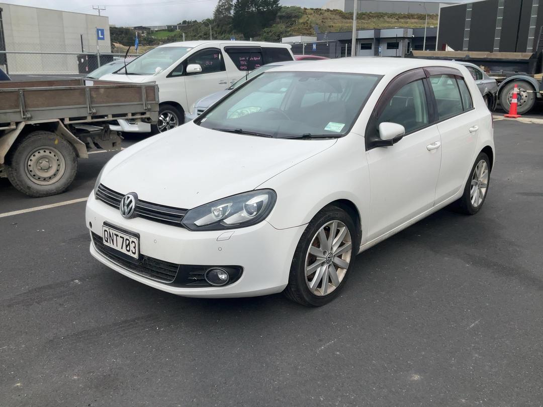 Photo '2' of Volkswagen Golf TSI