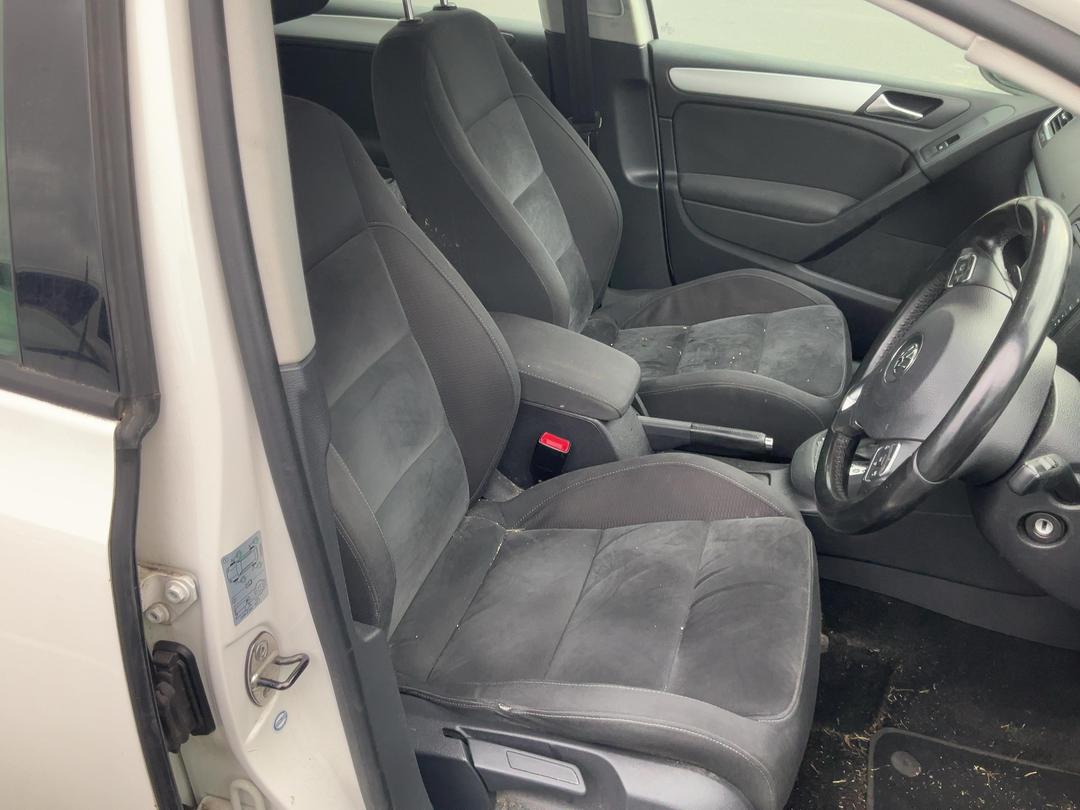 Photo '7' of Volkswagen Golf TSI