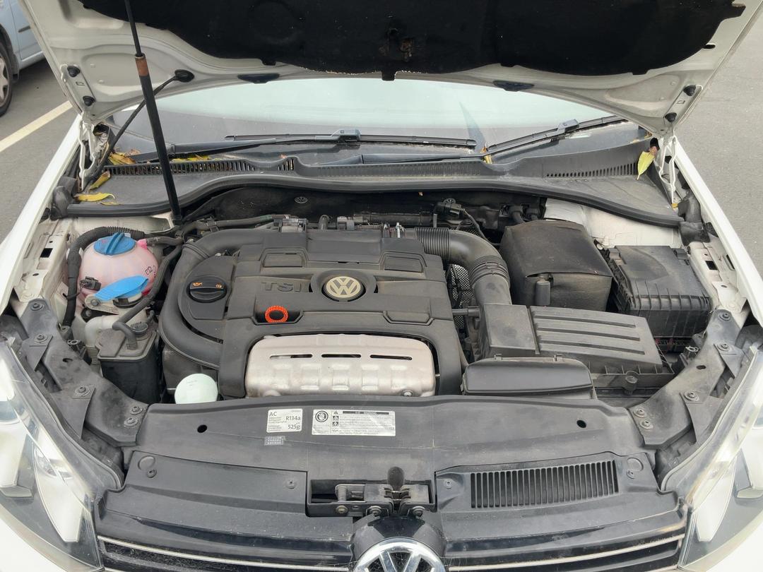 Photo '9' of Volkswagen Golf TSI