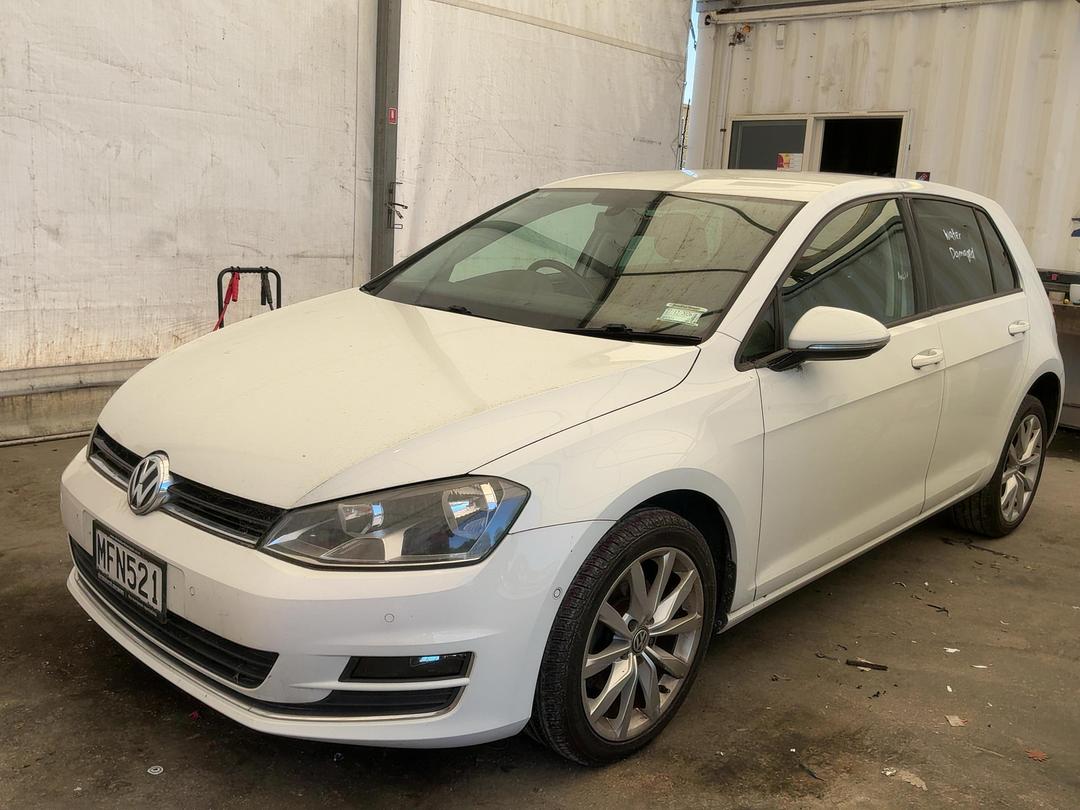 Photo '2' of Volkswagen Golf Photo '2' of Volkswagen Golf