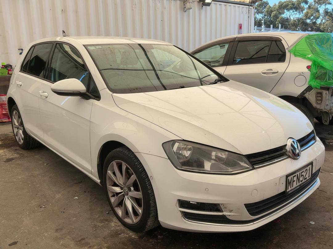 Photo '3' of Volkswagen Golf Photo '3' of Volkswagen Golf
