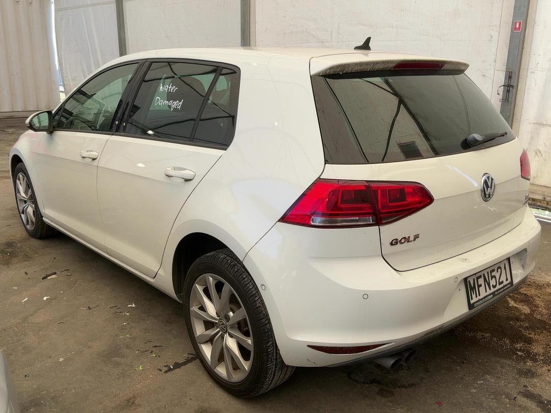 Photo '5' of Volkswagen Golf Photo '5' of Volkswagen Golf