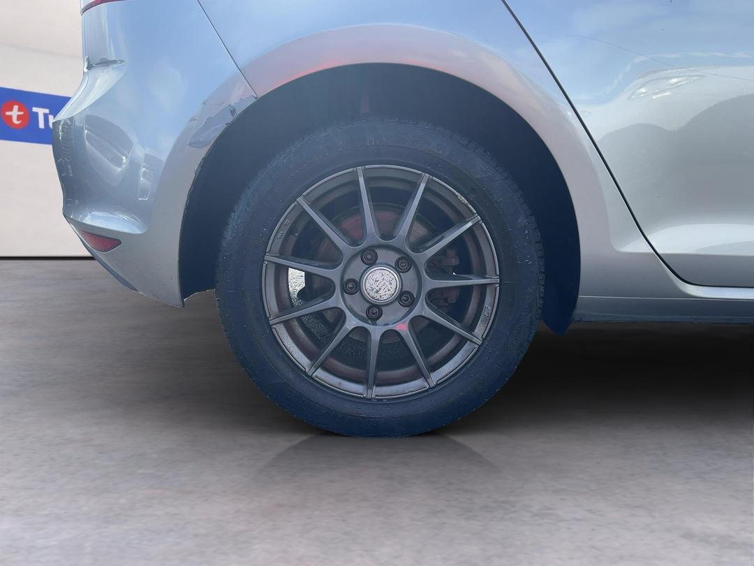 Photo '12' of Volkswagen Golf