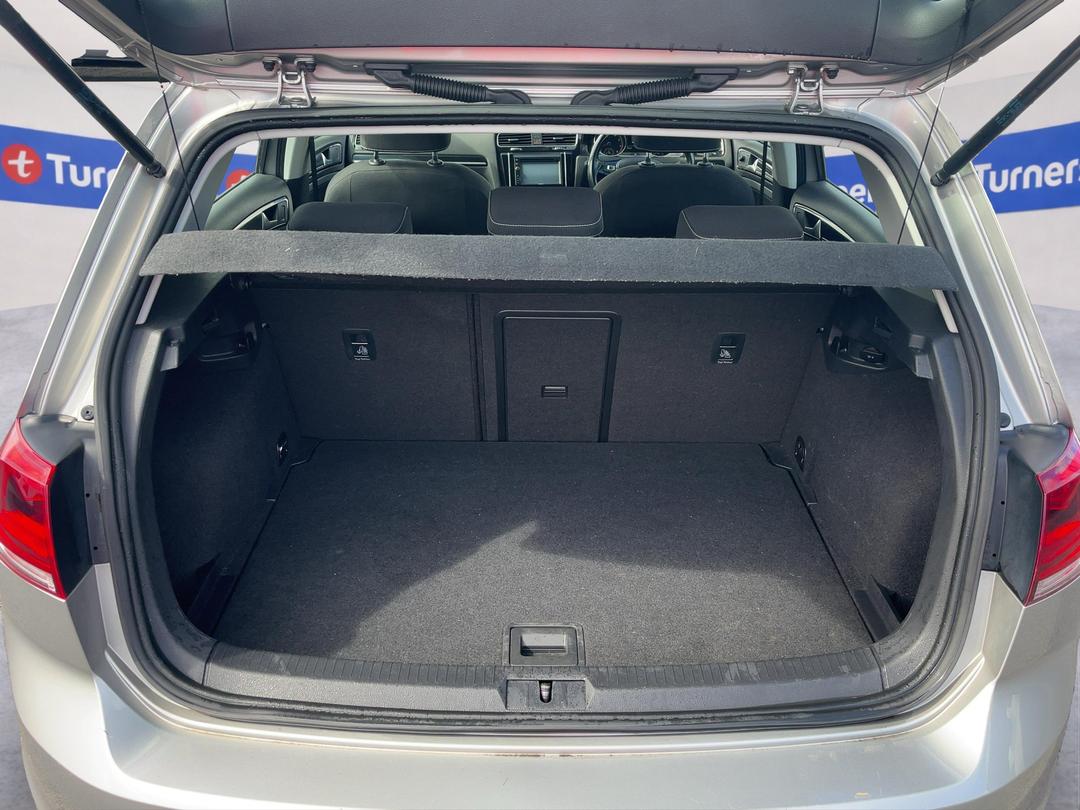 Photo '14' of Volkswagen Golf