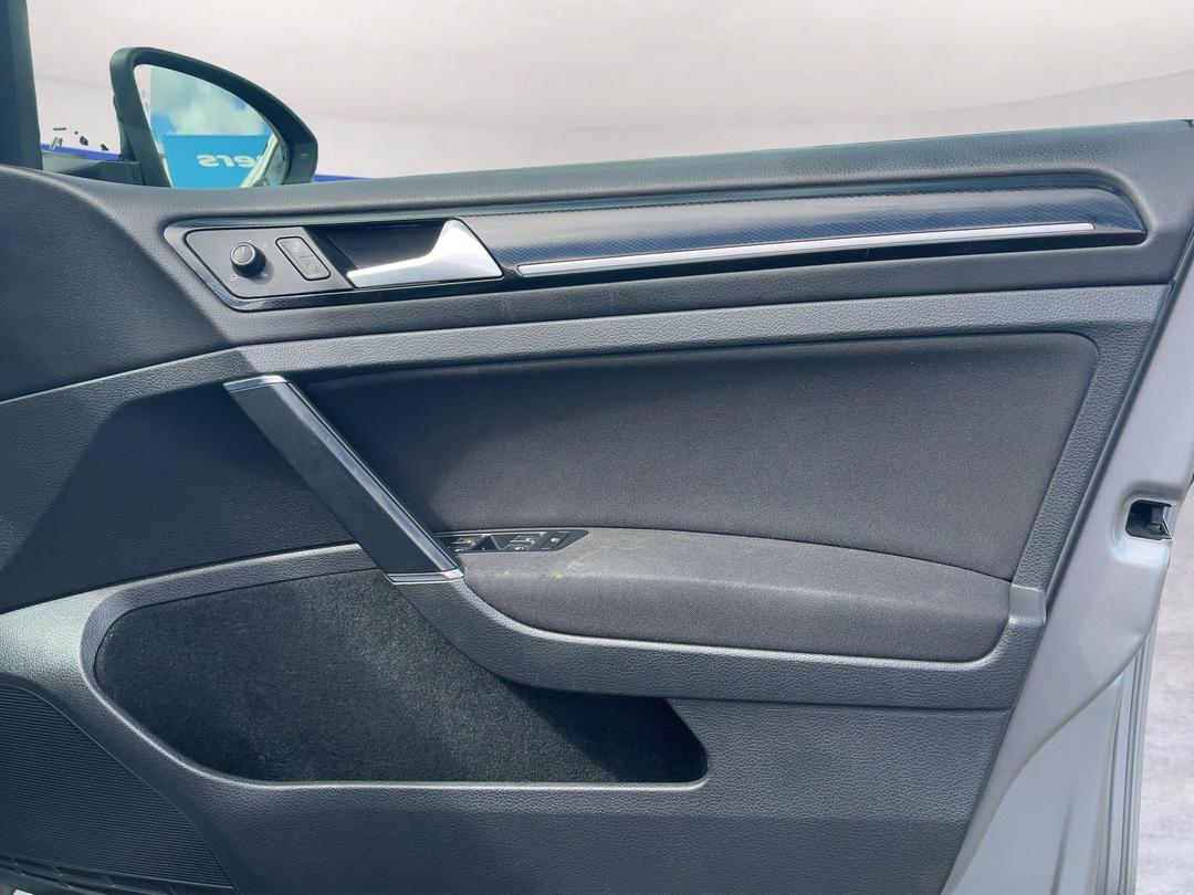 Photo '15' of Volkswagen Golf