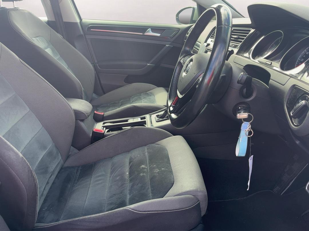 Photo '16' of Volkswagen Golf