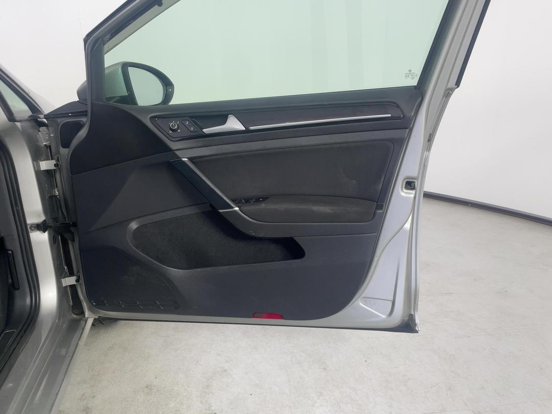 Photo '15' of Volkswagen Golf