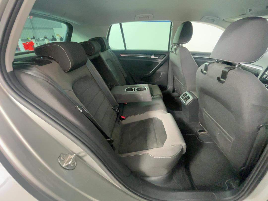 Photo '20' of Volkswagen Golf
