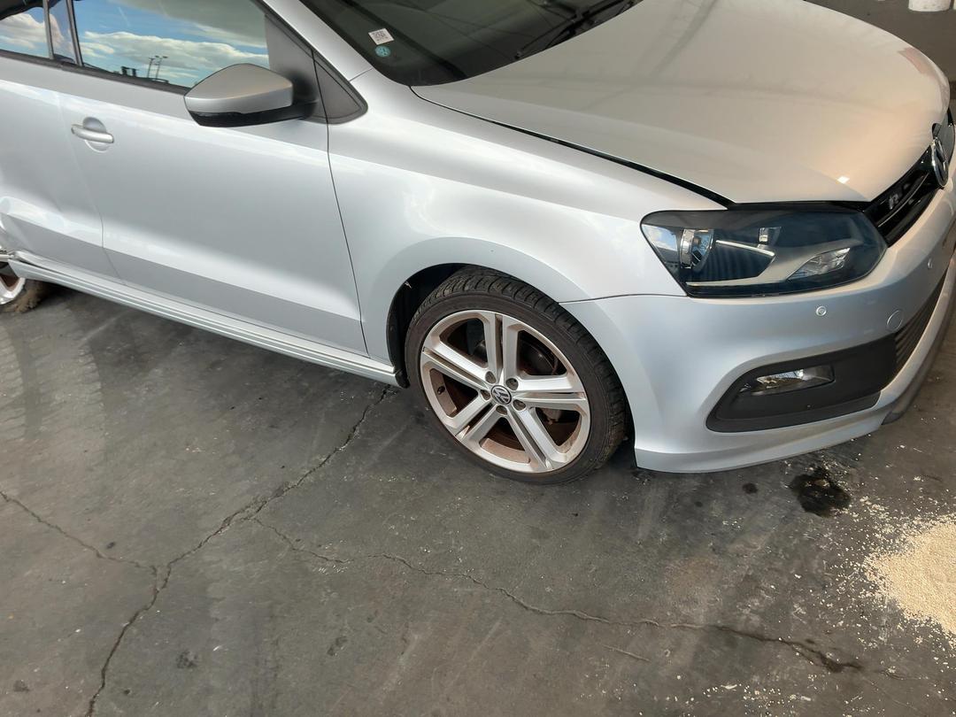 Photo '2' of Volkswagen Polo TSI 66KW Photo '2' of Volkswagen Polo TSI 66KW