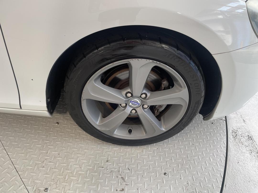 Photo '9' of Volvo V40