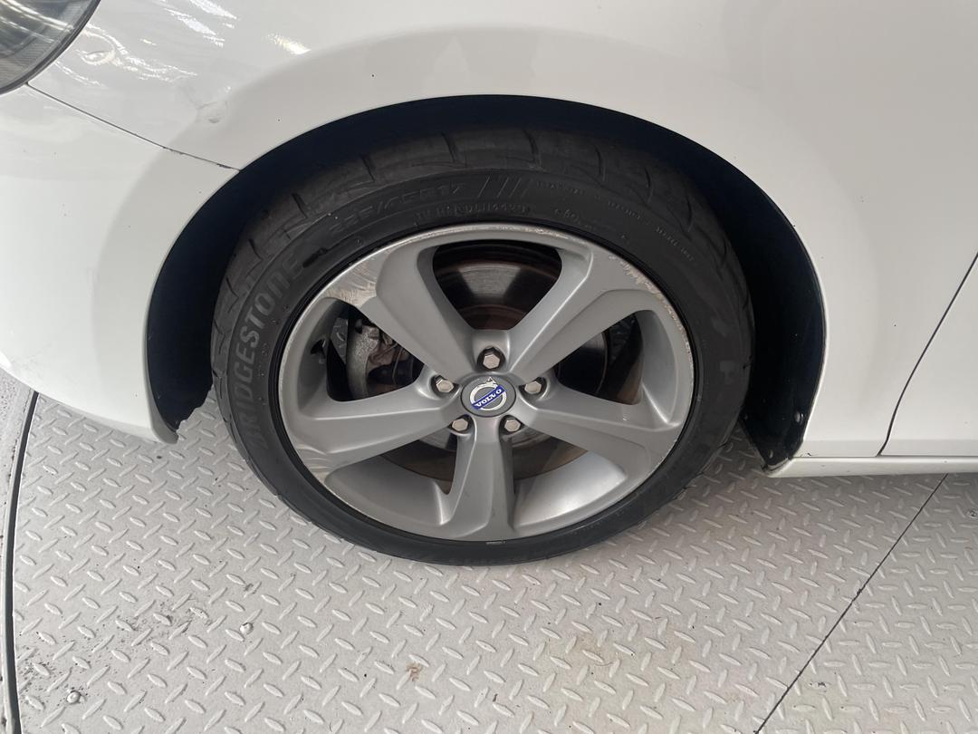 Photo '10' of Volvo V40