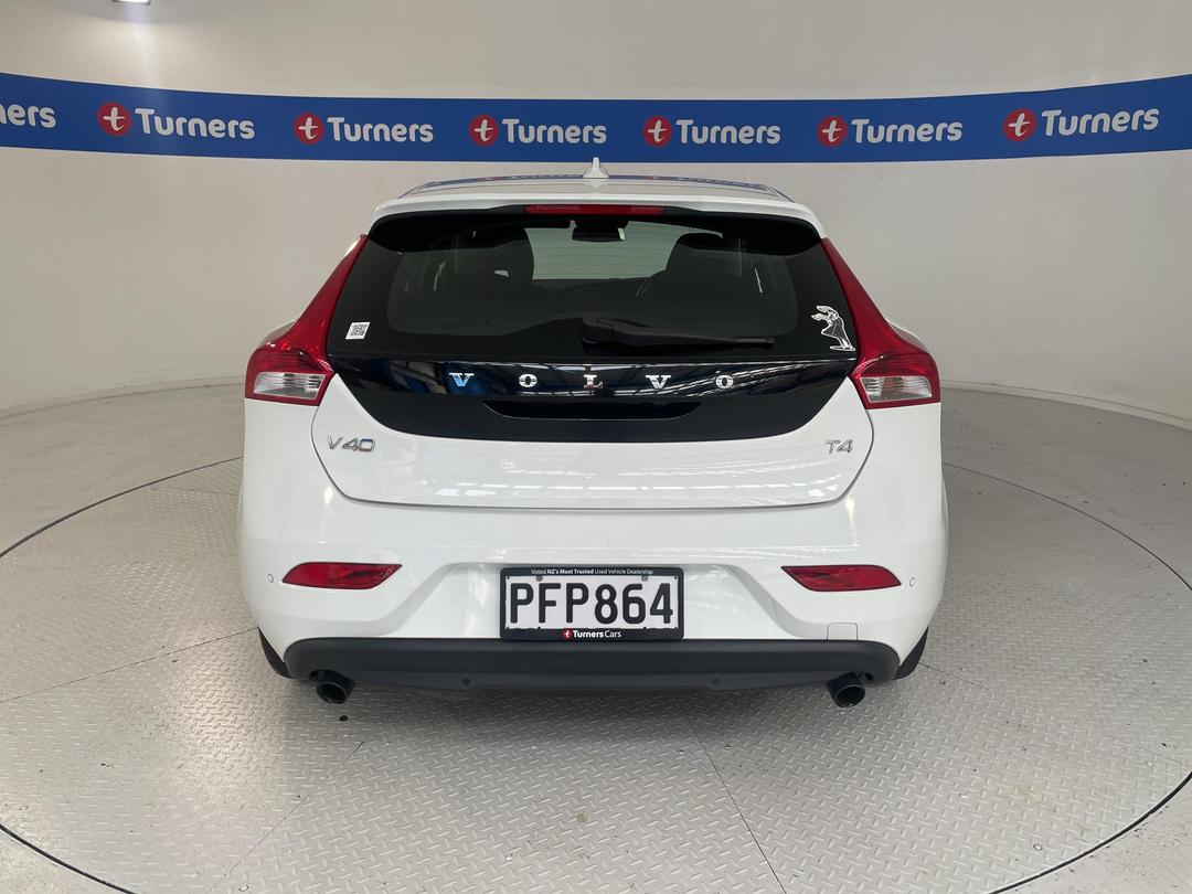 Photo '6' of Volvo V40