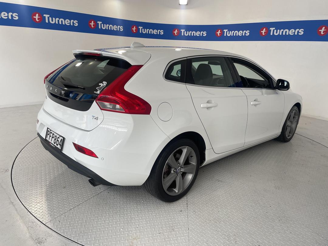 Photo '7' of Volvo V40