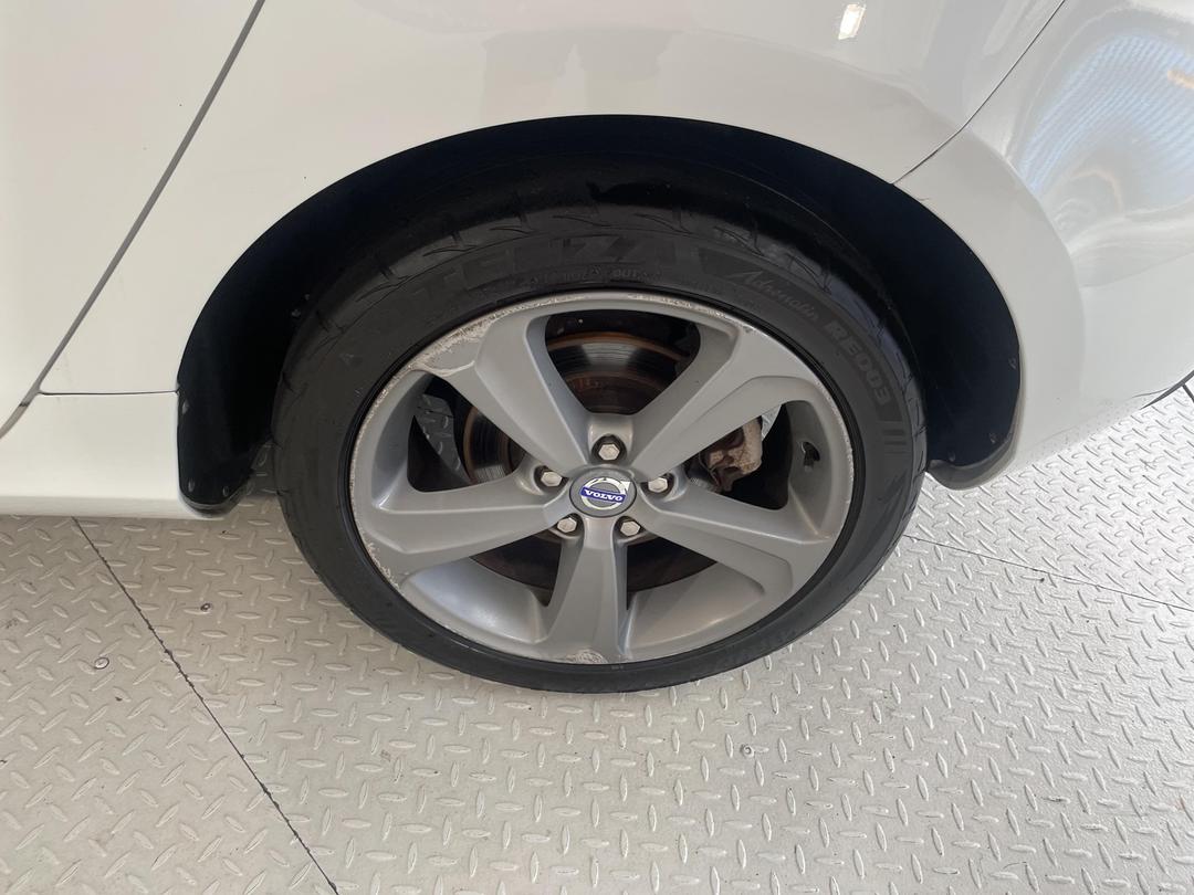 Photo '11' of Volvo V40