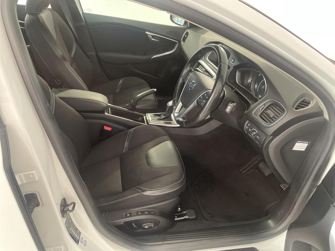 Photo '16' of Volvo V40