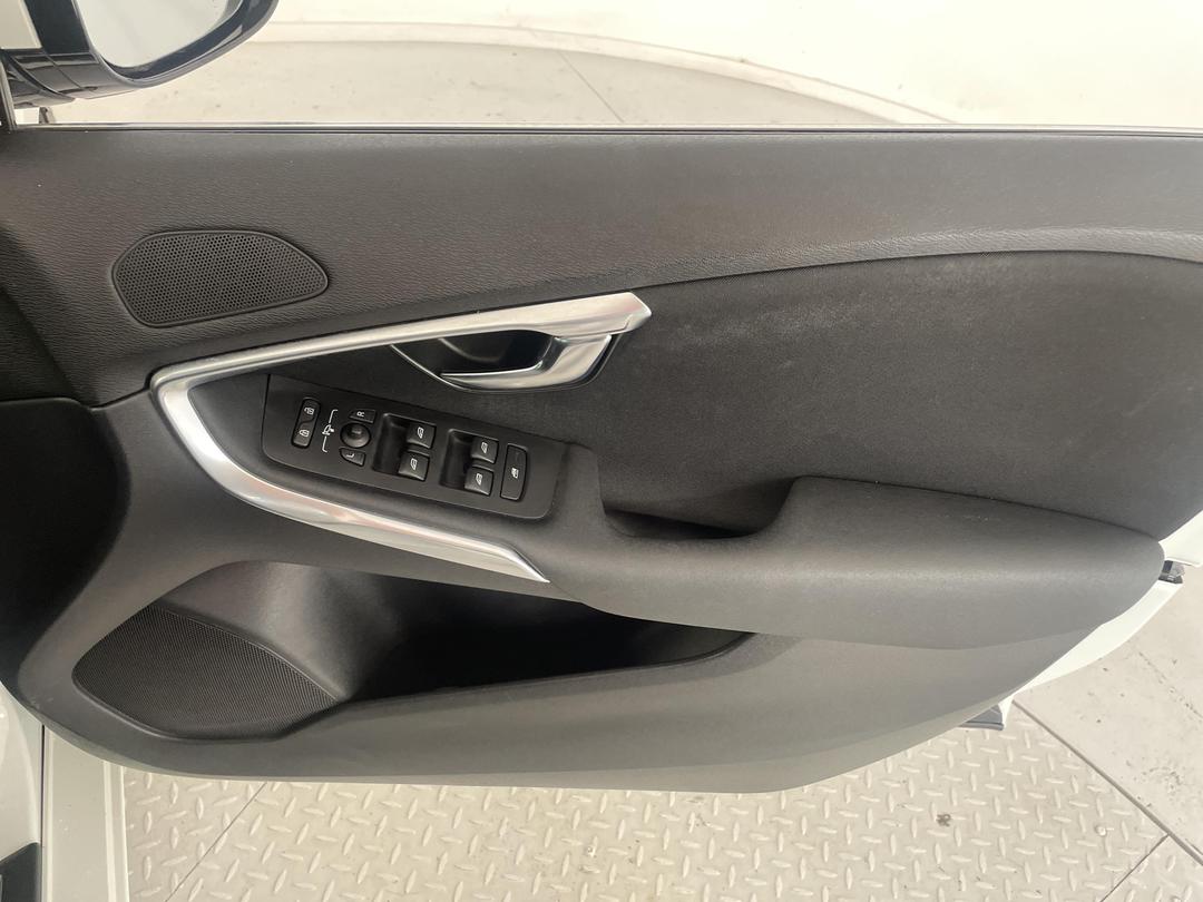 Photo '15' of Volvo V40