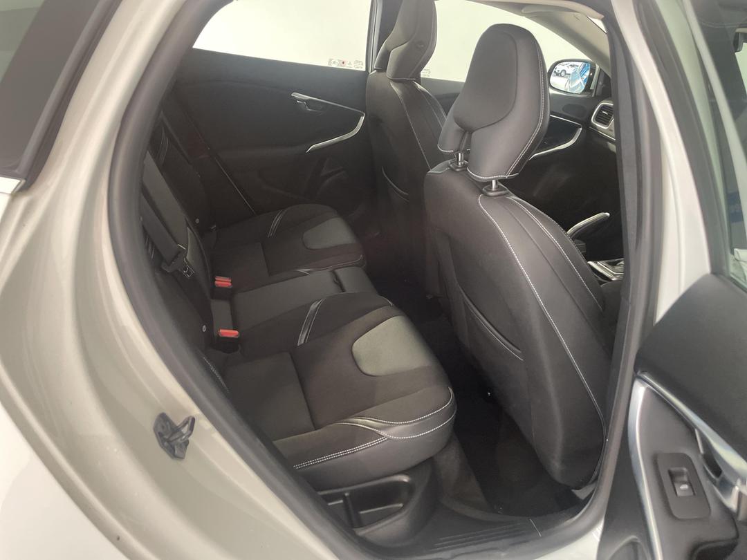 Photo '20' of Volvo V40