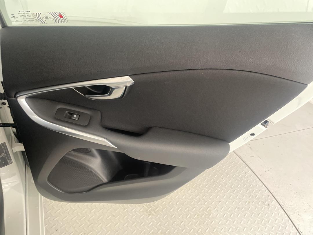 Photo '19' of Volvo V40