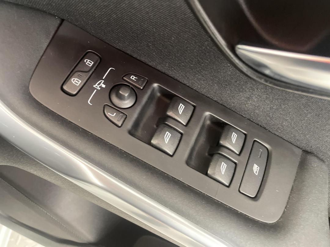 Photo '24' of Volvo V40