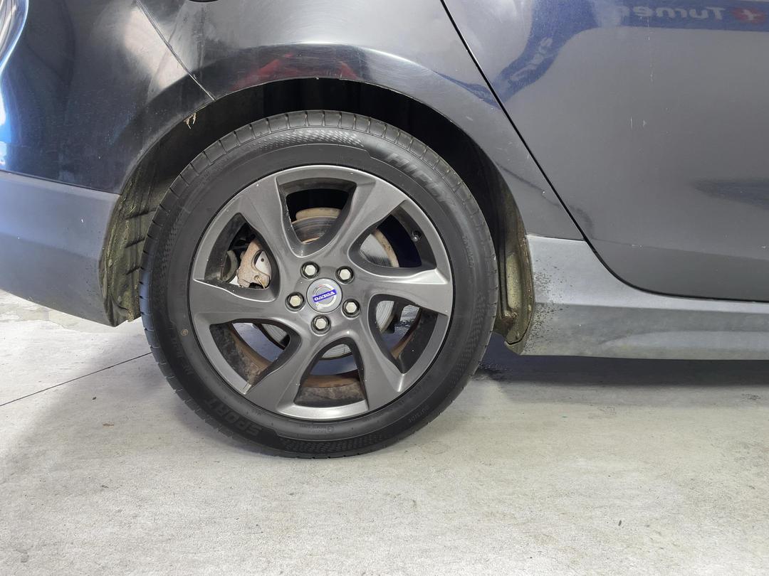 Photo '10' of Volvo V40 Cross Country T4 Photo '10' of Volvo V40 Cross Country T4