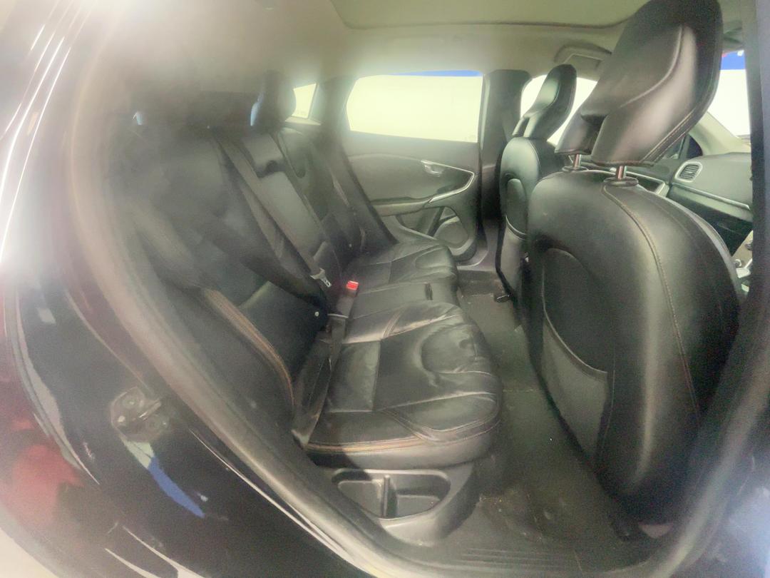 Photo '18' of Volvo V40 Cross Country T4 Photo '18' of Volvo V40 Cross Country T4