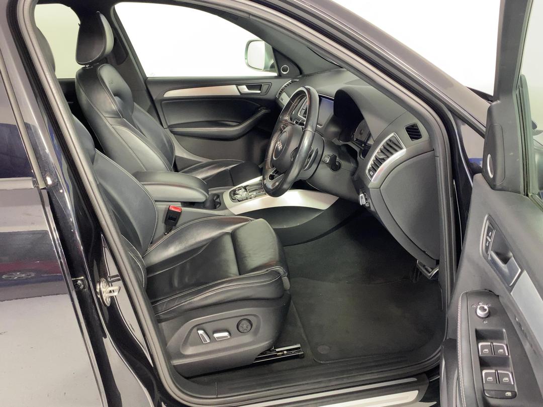 Photo '16' of Audi Q5