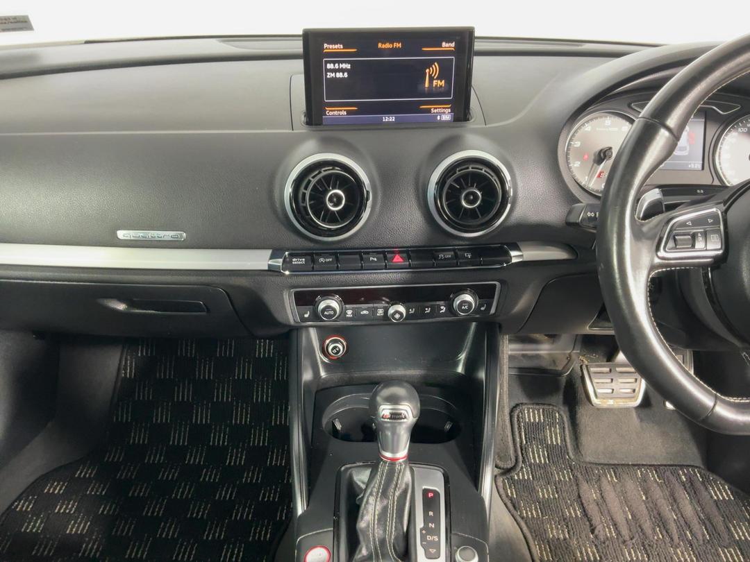 Photo '18' of Audi S3