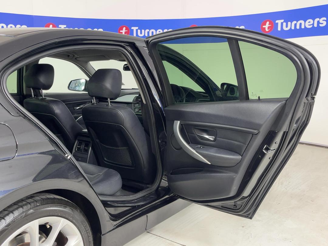 Photo '17' of BMW 3 Series 320D Photo '17' of BMW 3 Series 320D