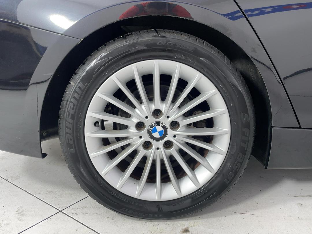 Photo '12' of BMW 3 Series