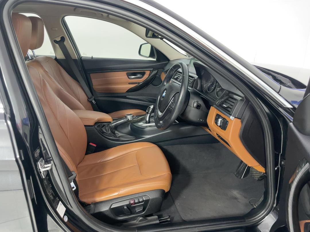 Photo '16' of BMW 3 Series