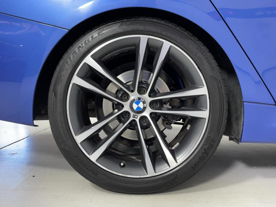 Photo '12' of BMW 3 Series